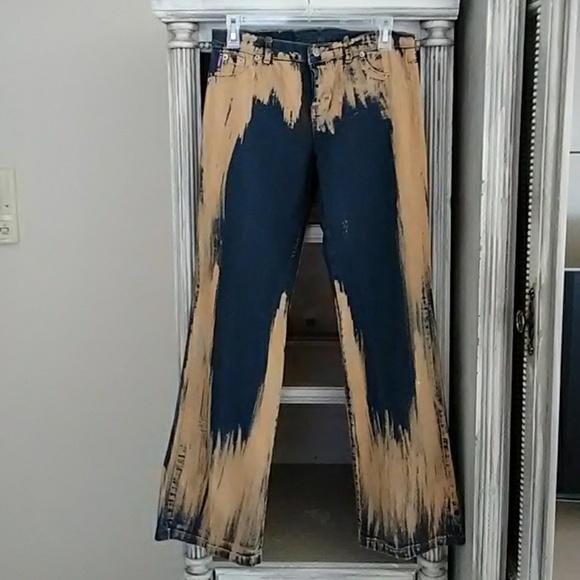 Embrujo Jeans - Picture 1 of 7